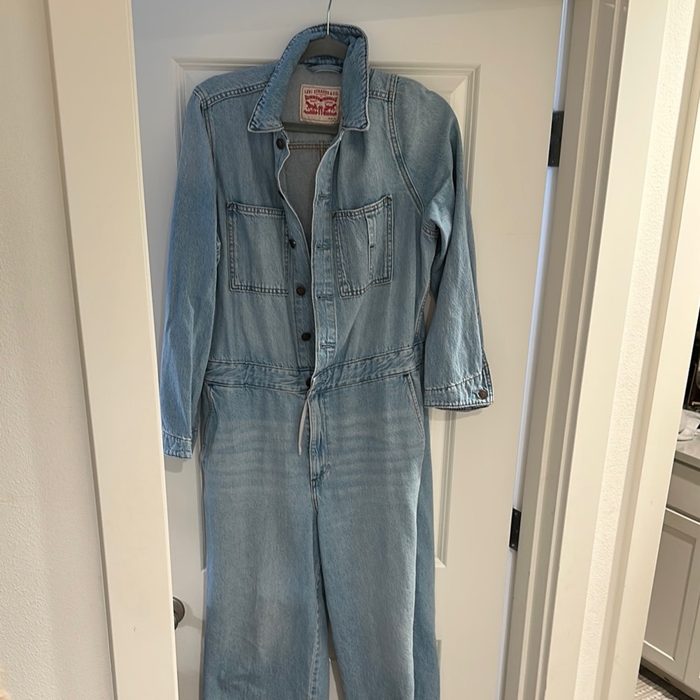 Vintage Jean jumpsuit!!!! This is truly a power suit!!!